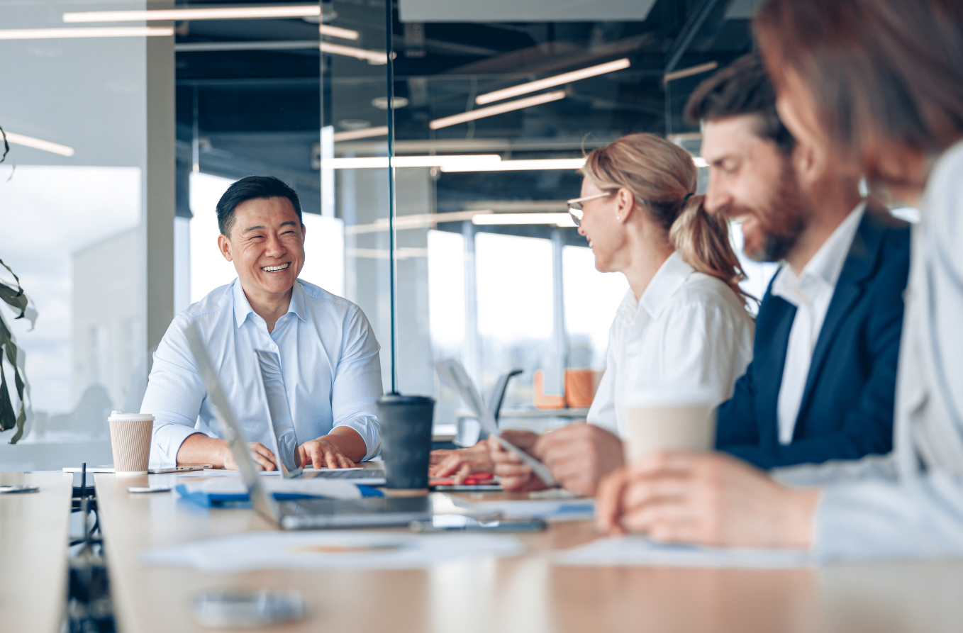 Comparing Employer of Record (EOR) with Traditional Employment Models for Global Hiring